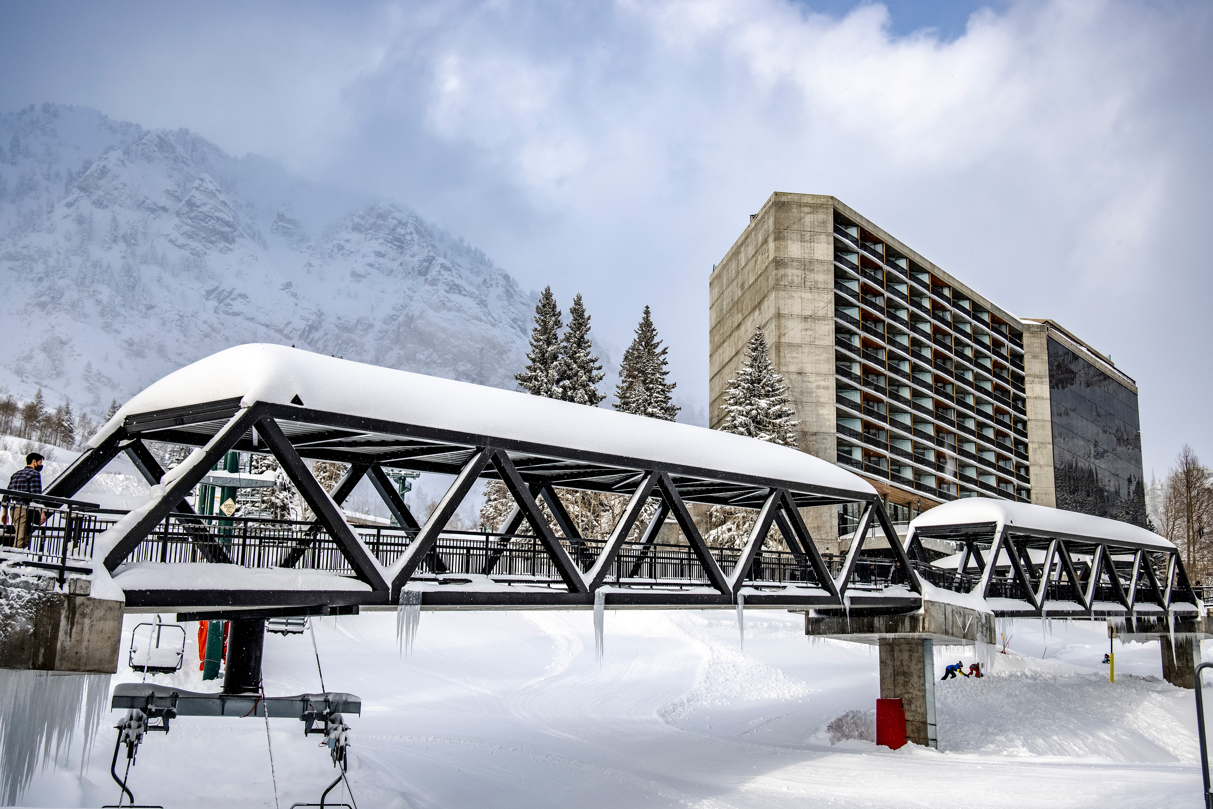 Discounted Lodging with Ten-2-share Snowbird Passes